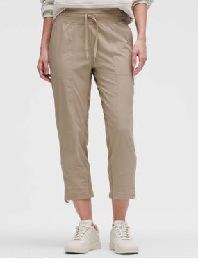 Women’s Lululemon Dance Studio Mid-Rise Cropped Pant | Size 10